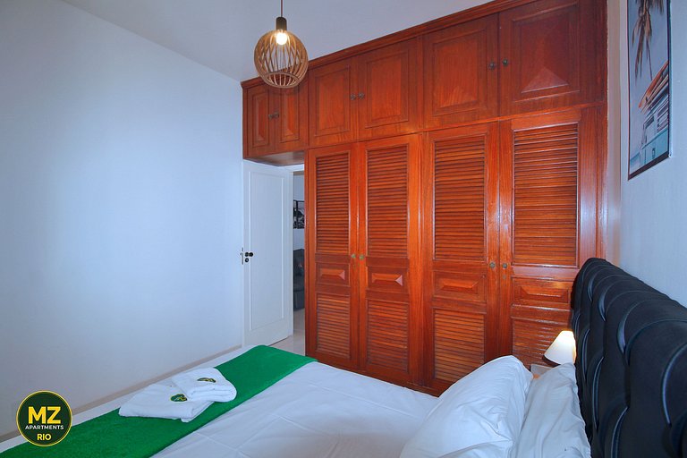 Spacious and comfortable one bedroom at Posto 5