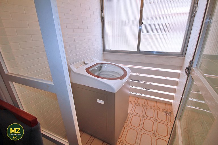 Spacious and comfortable one bedroom at Posto 5