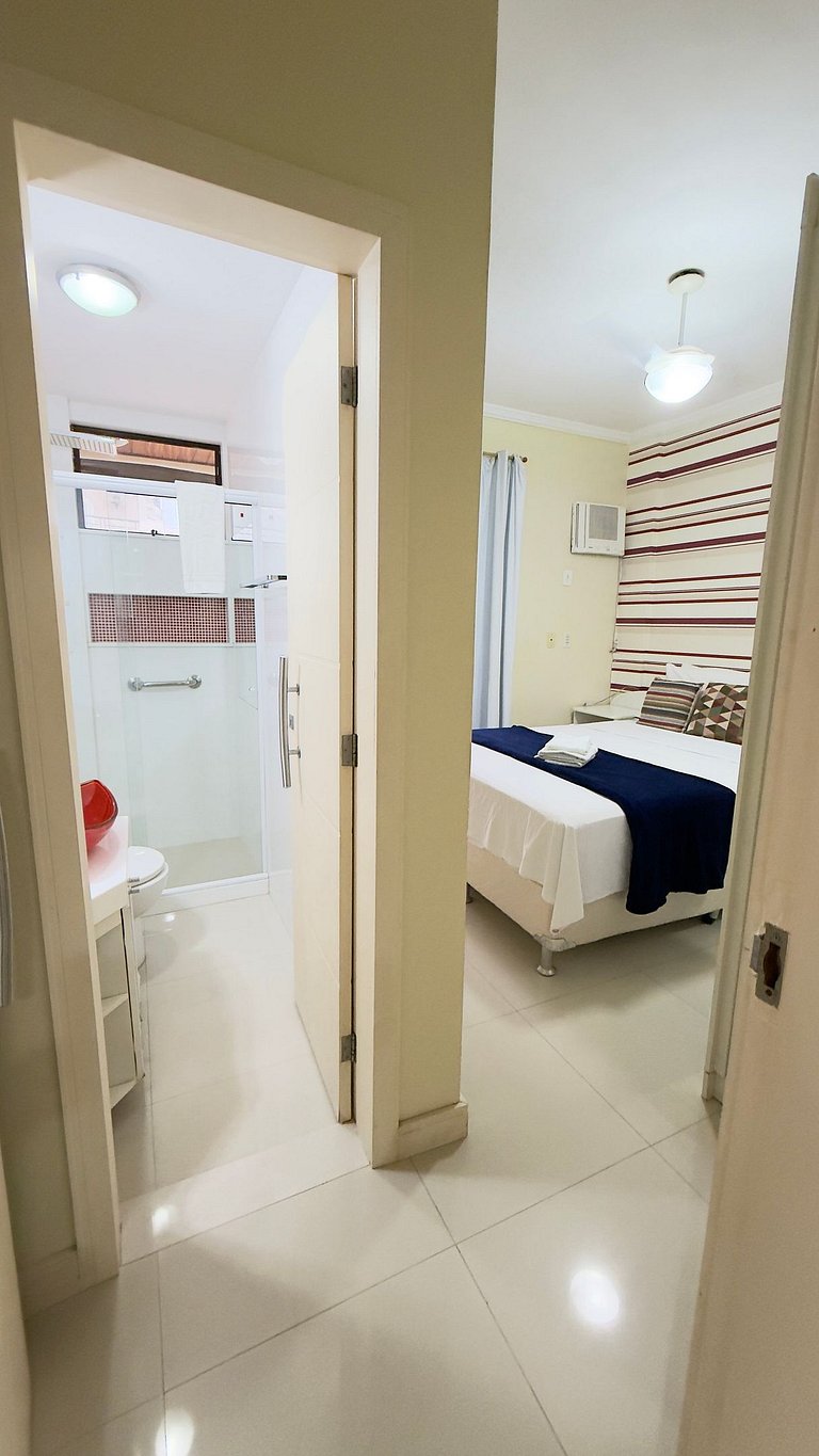 Sala e 2 quartos ao lado do mar em Cabo Frio