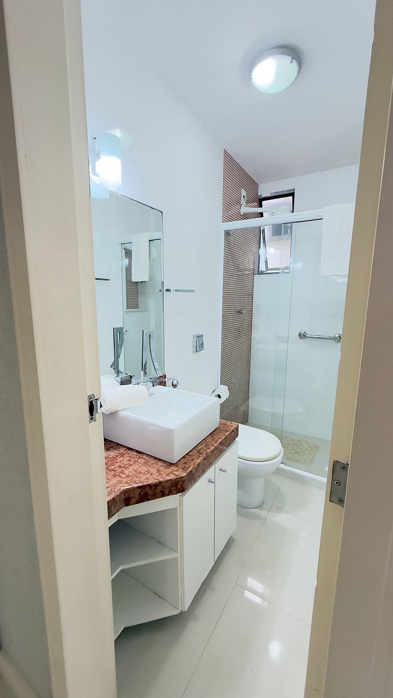 Sala y 2 dormitorios junto al mar en Cabo Frio