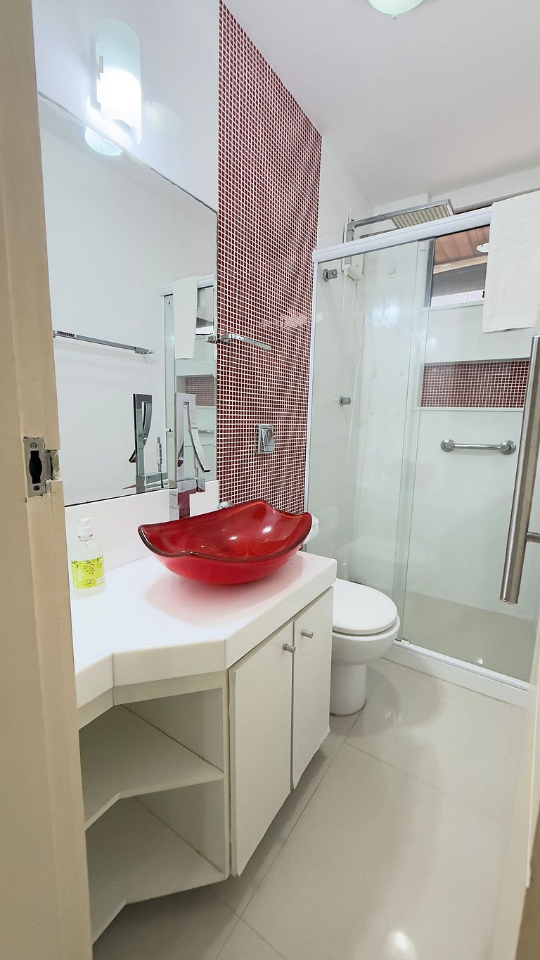 Sala e 2 quartos ao lado do mar em Cabo Frio