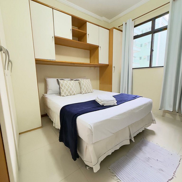 Sala y 2 dormitorios junto al mar en Cabo Frio