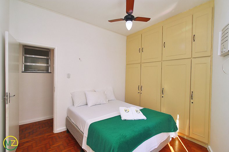 CHEAP 2 bedrooms apartment in Copacabana