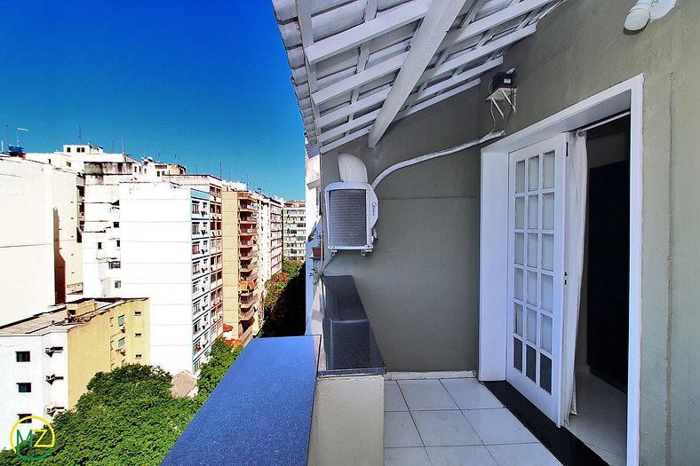 Estudio con pequeño balcón en Copacabana