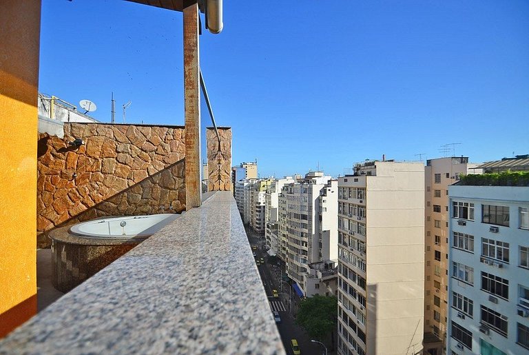Precioso ático de 3 dormitorios en Copacabana con jacuzzi y